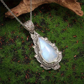 Sofia | Vintage Moonstone Pendant Necklace