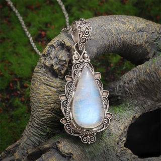Sofia | Vintage Moonstone Pendant Necklace