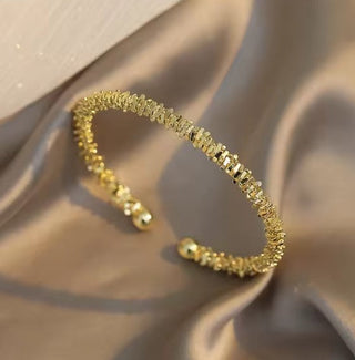 Classic Fashion Gold Bracelet