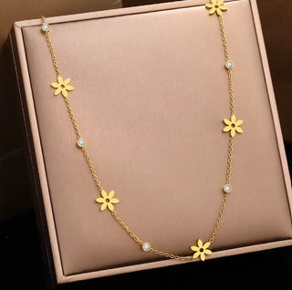 Vintage Flowers Crystal Gold Necklace