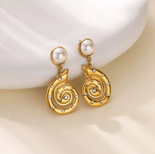 Classic Pearl Gold Earrings