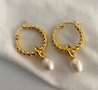 Classic Pearl Twist Freshwater Gold earrings