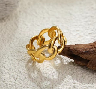 Classic Chain Rock Gold Ring