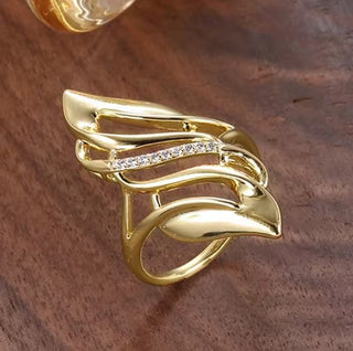 Luxury Crystal Hollow Gold Ring