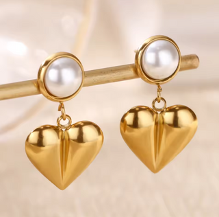 Minimalist Elegant  Pearl Heart Drop Earrings