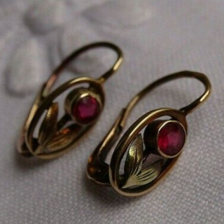 Vintage Red Flower Earrings