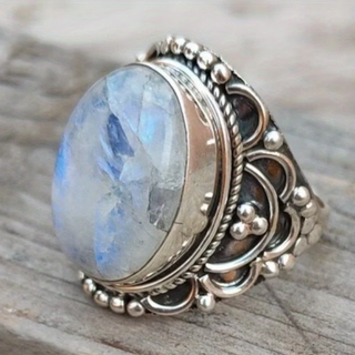 Maria | Moonstone Rounded Silvered Ring