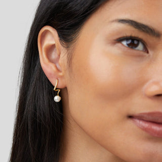Elora | Tam Pearl Wave Earrings